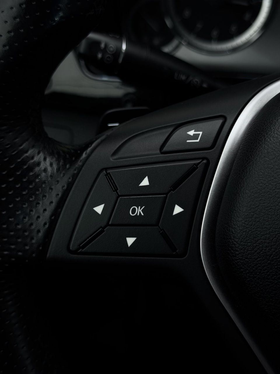 Mercedes-Benz E200 | 25