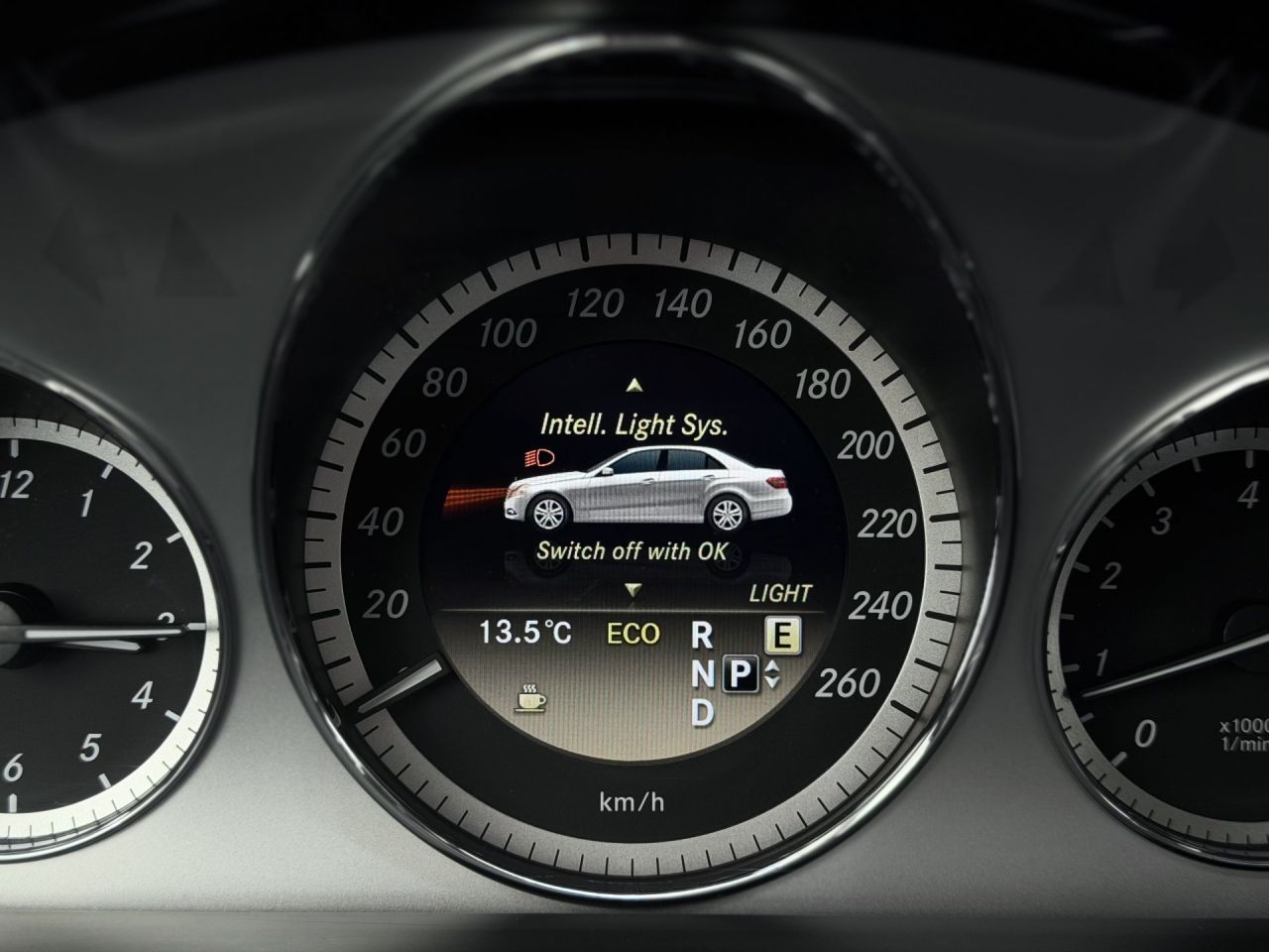 Mercedes-Benz E200 | 28