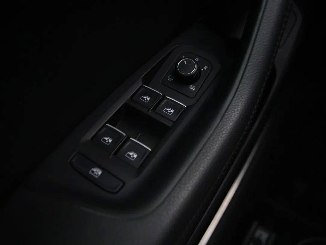 Volkswagen Passat | 25