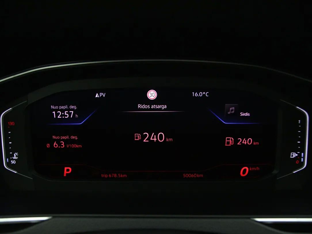 Volkswagen Passat | 18