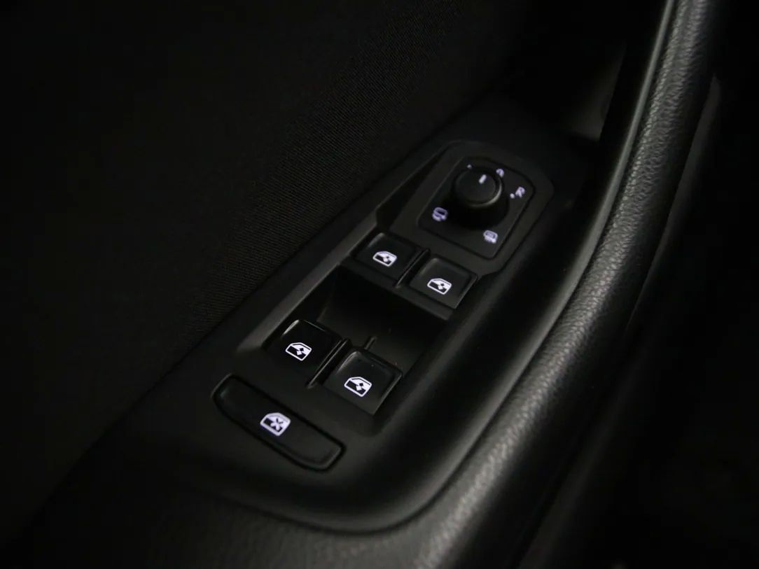 Volkswagen Passat | 25