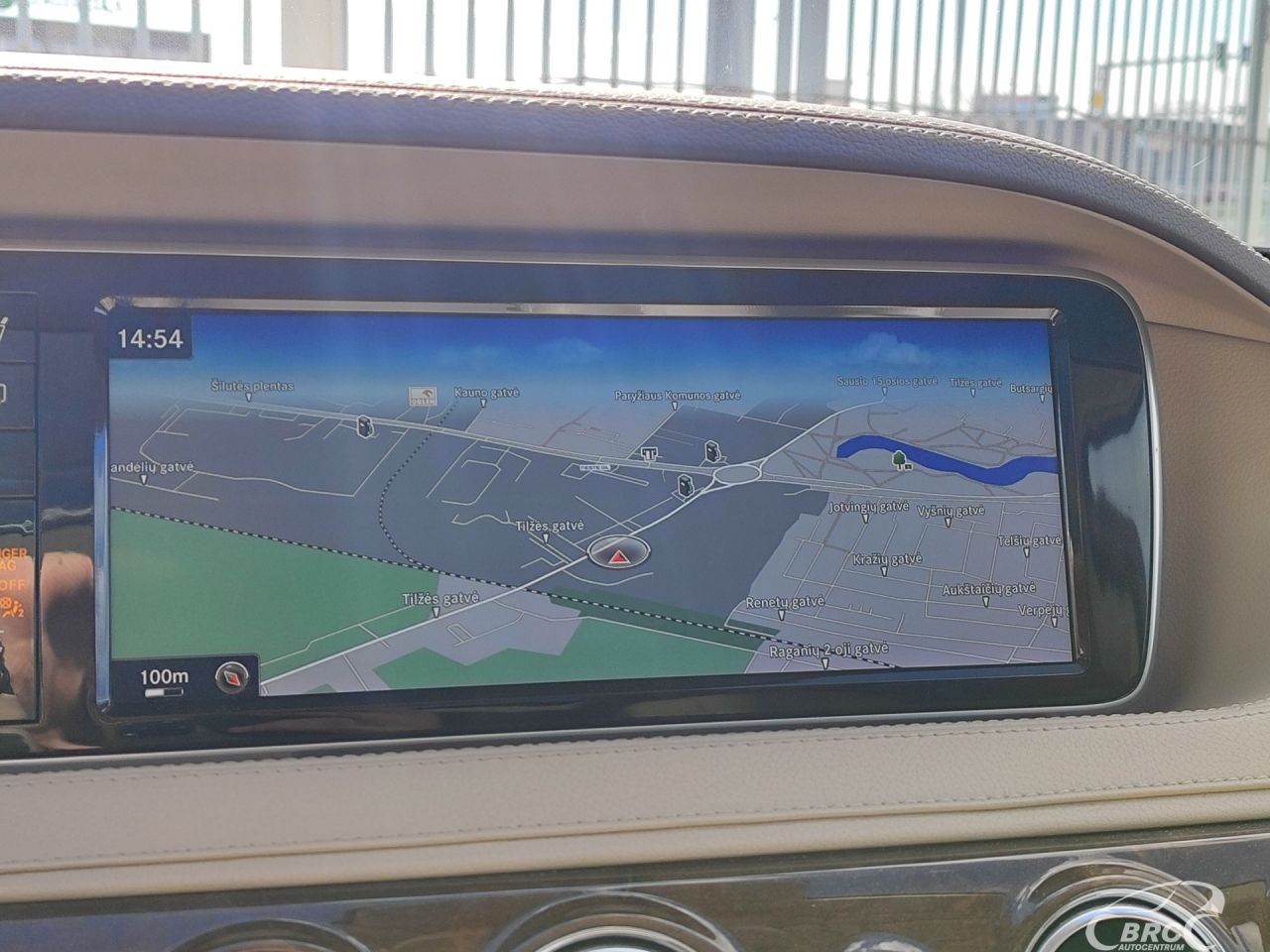 Mercedes-Benz S550 | 32