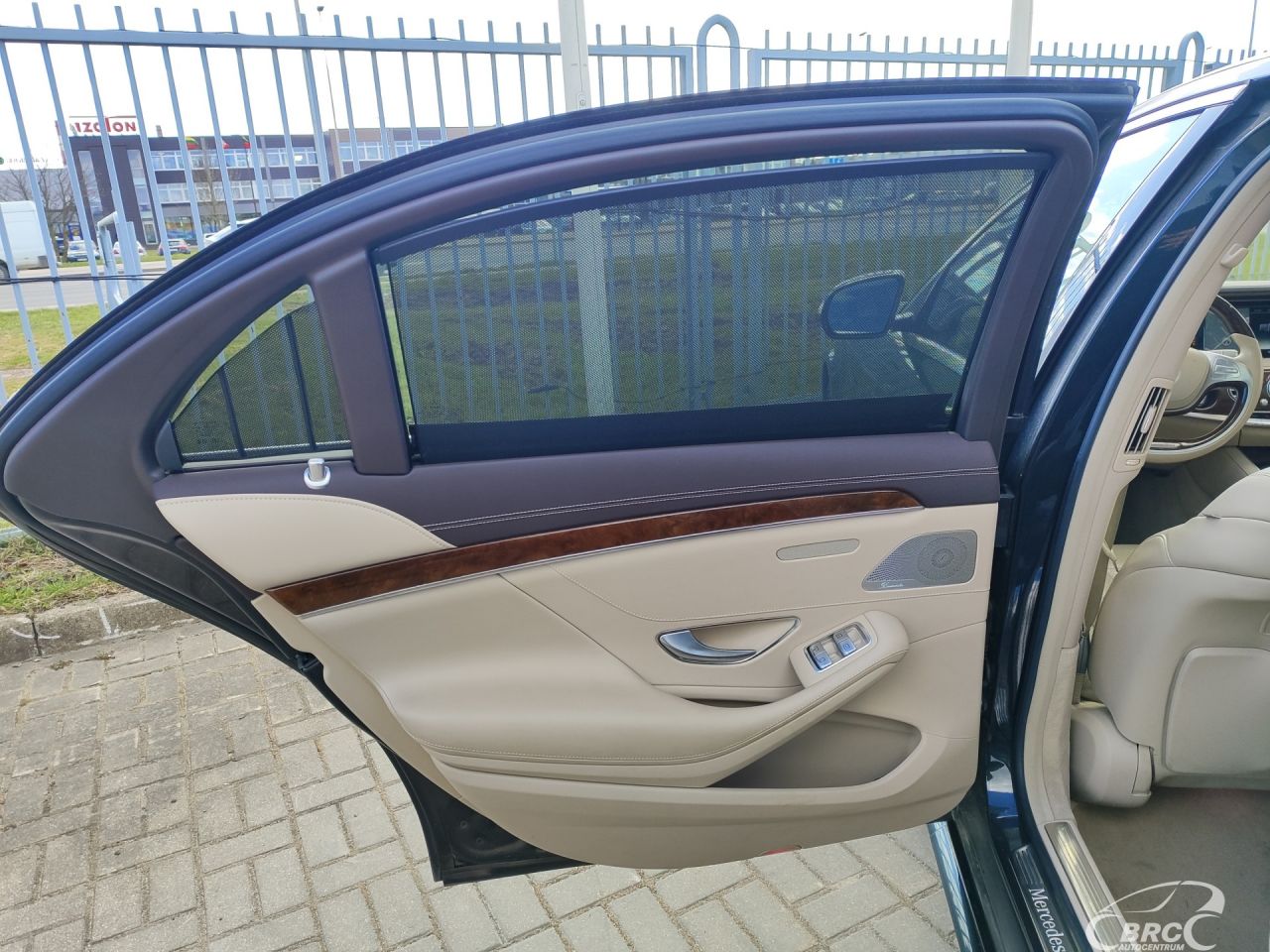 Mercedes-Benz S550 | 13