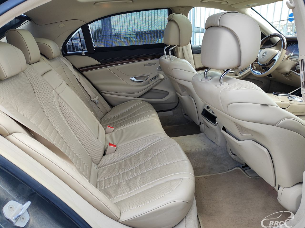 Mercedes-Benz S550 | 10