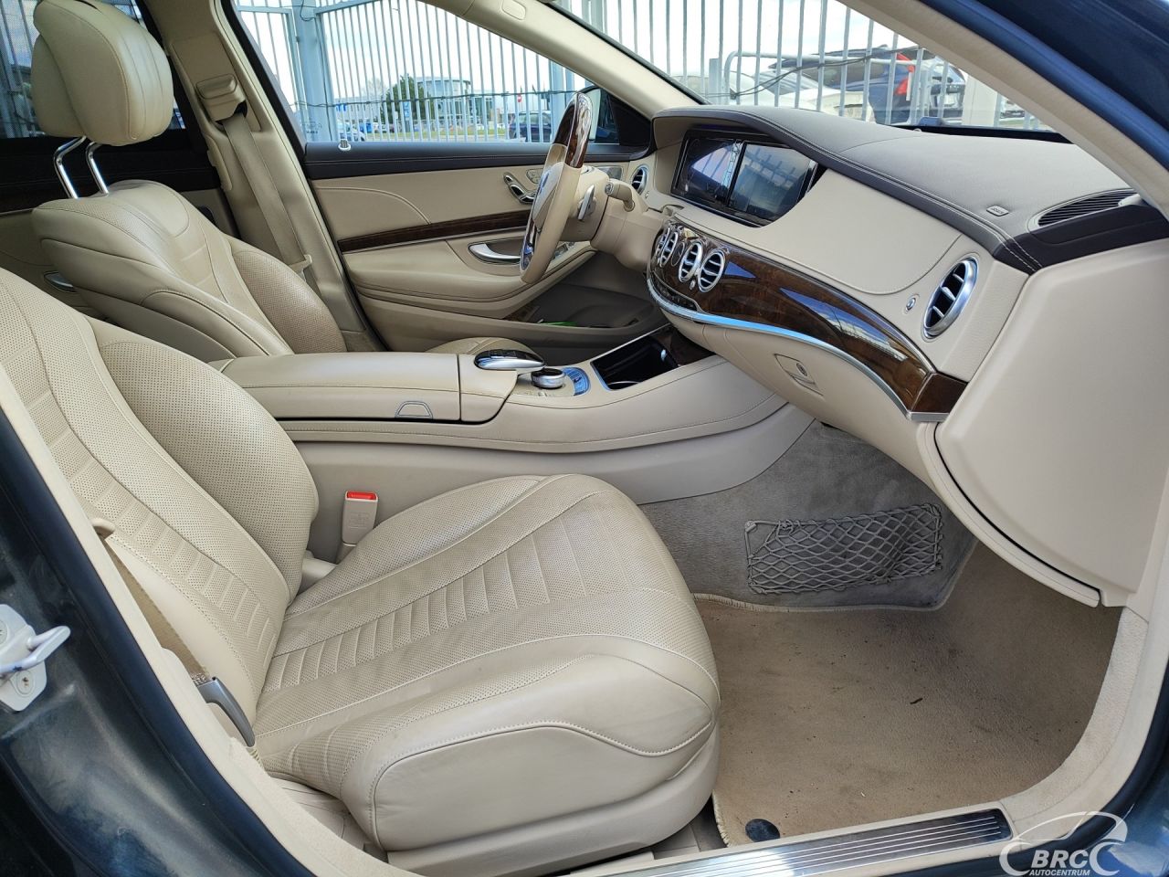Mercedes-Benz S550 | 7