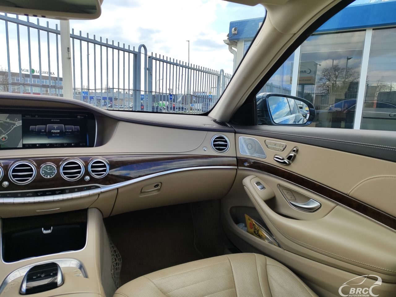 Mercedes-Benz S550 | 4