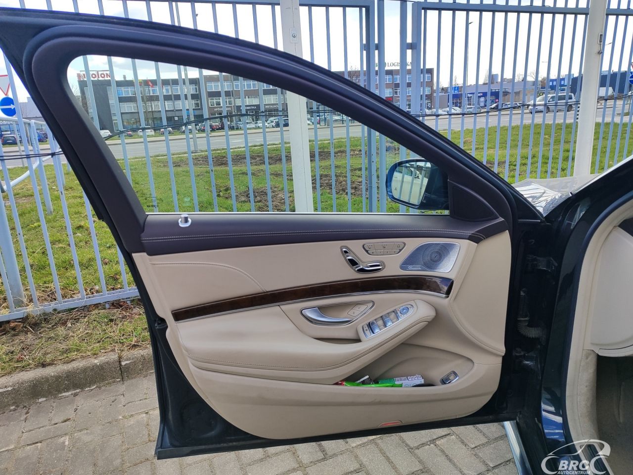 Mercedes-Benz S550 | 17