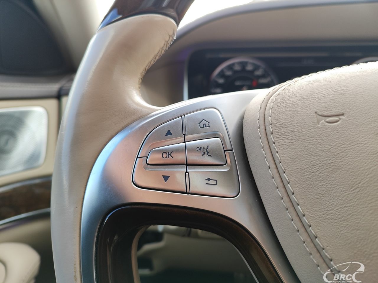 Mercedes-Benz S550 | 23