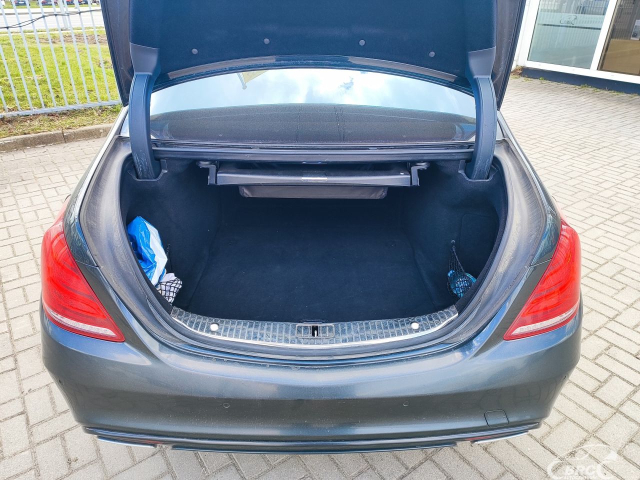 Mercedes-Benz S550 | 12