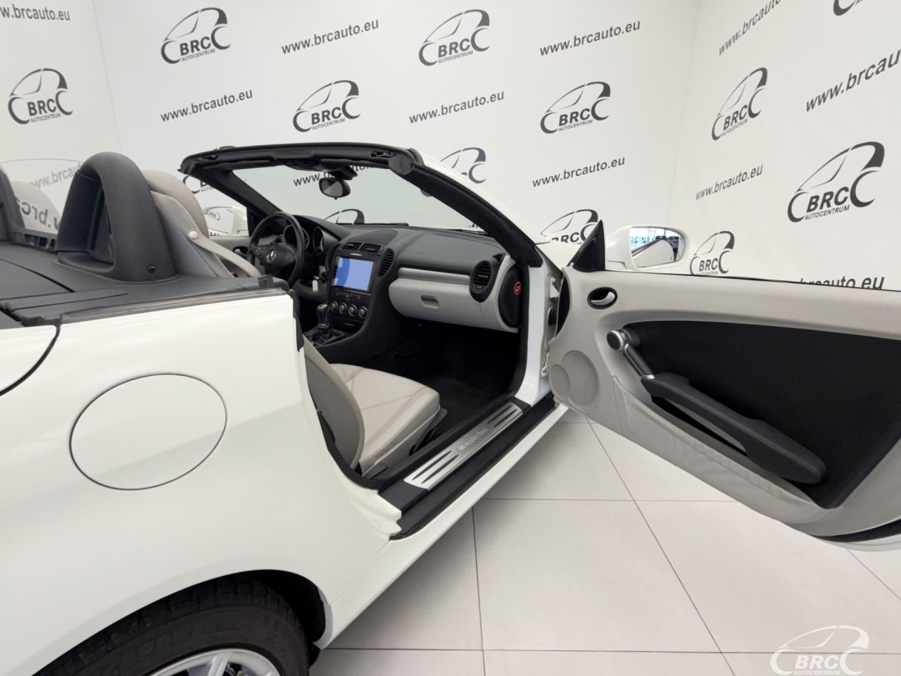 Mercedes-Benz SLK280 | 9