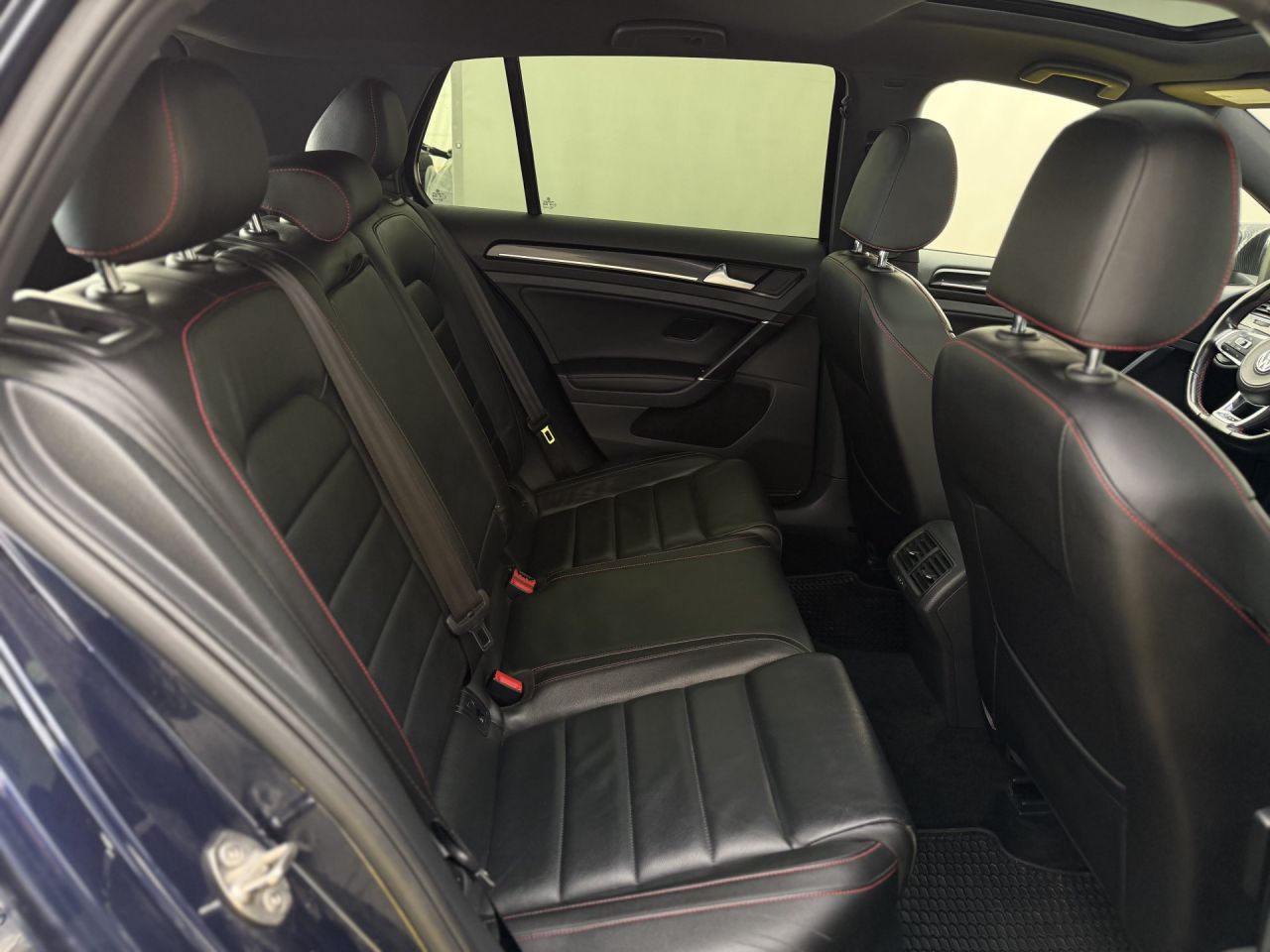 Volkswagen Golf | 10