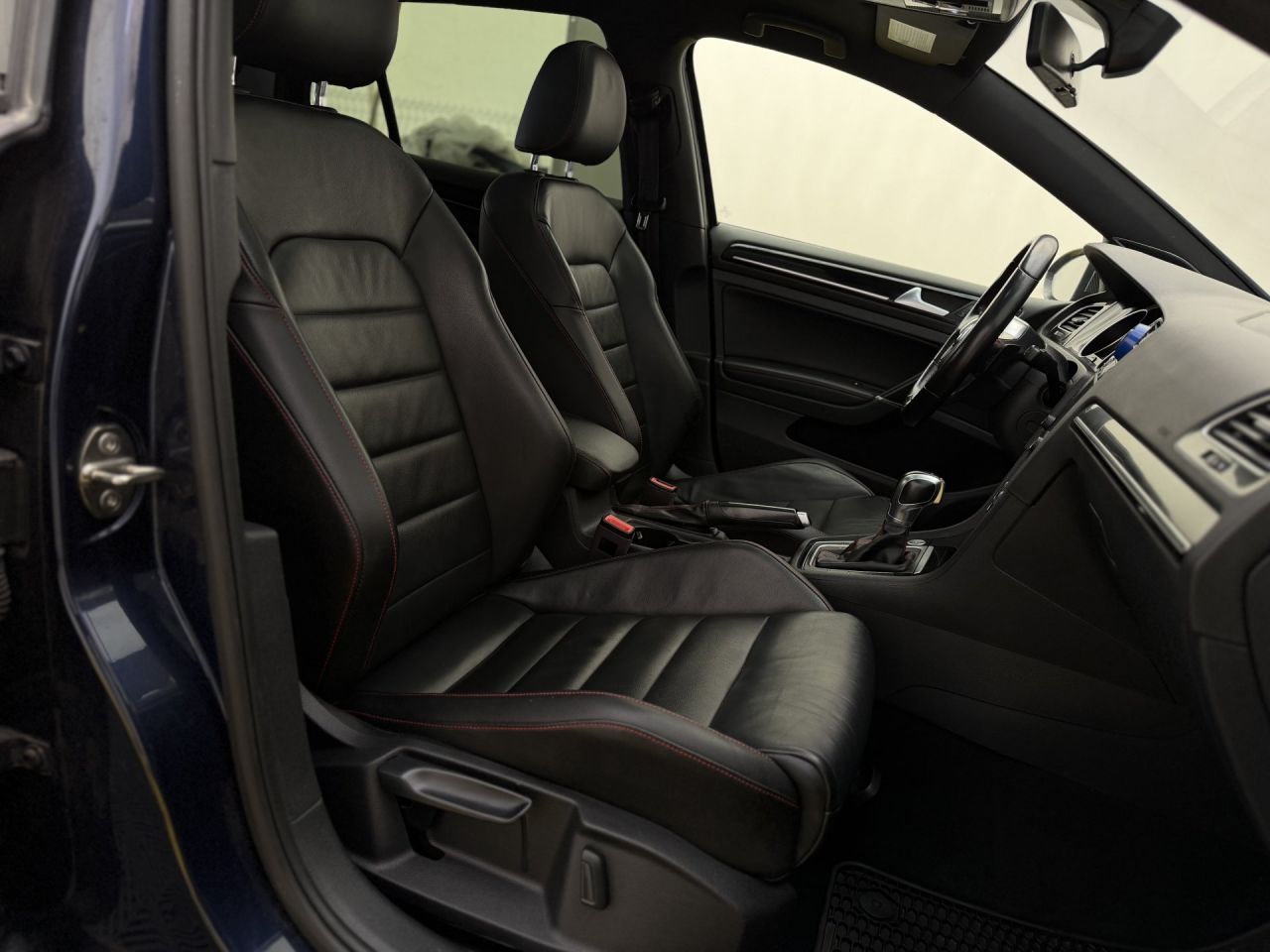 Volkswagen Golf | 11