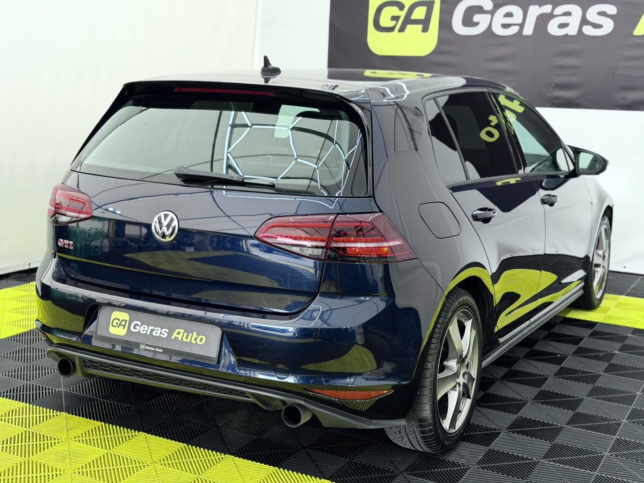 Volkswagen Golf | 5