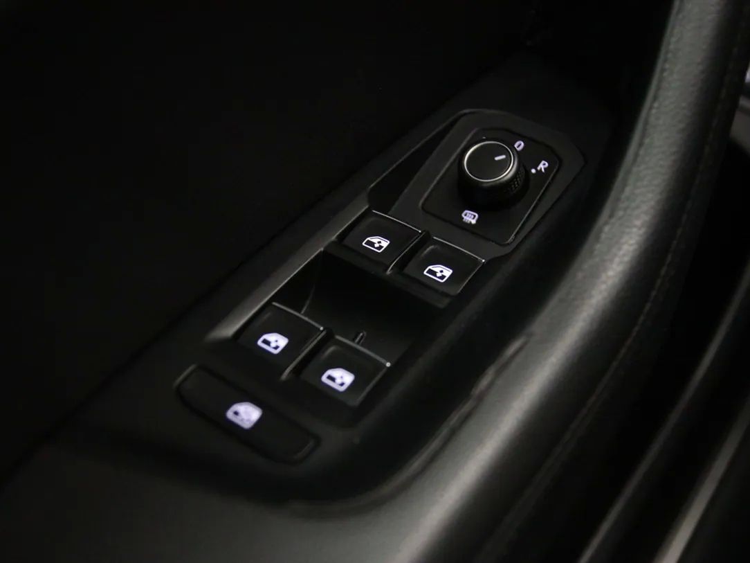 Volkswagen Passat | 25