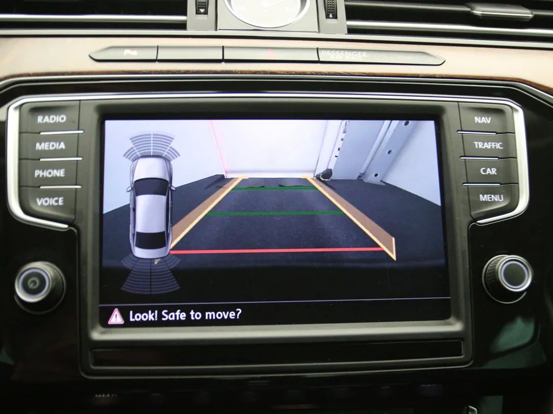 Volkswagen Passat | 24