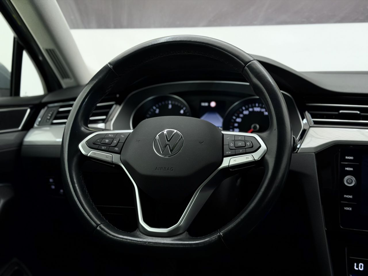 Volkswagen Passat | 16