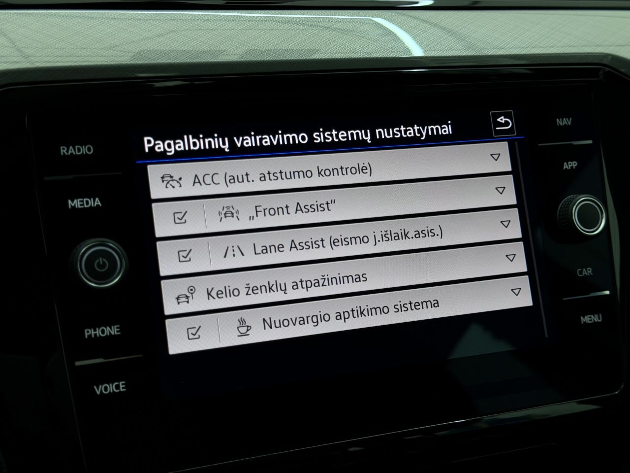 Volkswagen Passat | 23