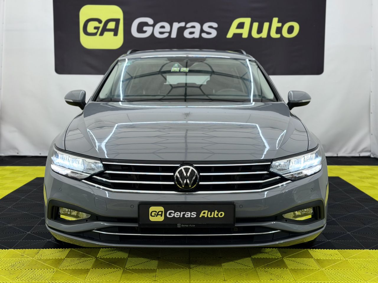 Volkswagen Passat | 1