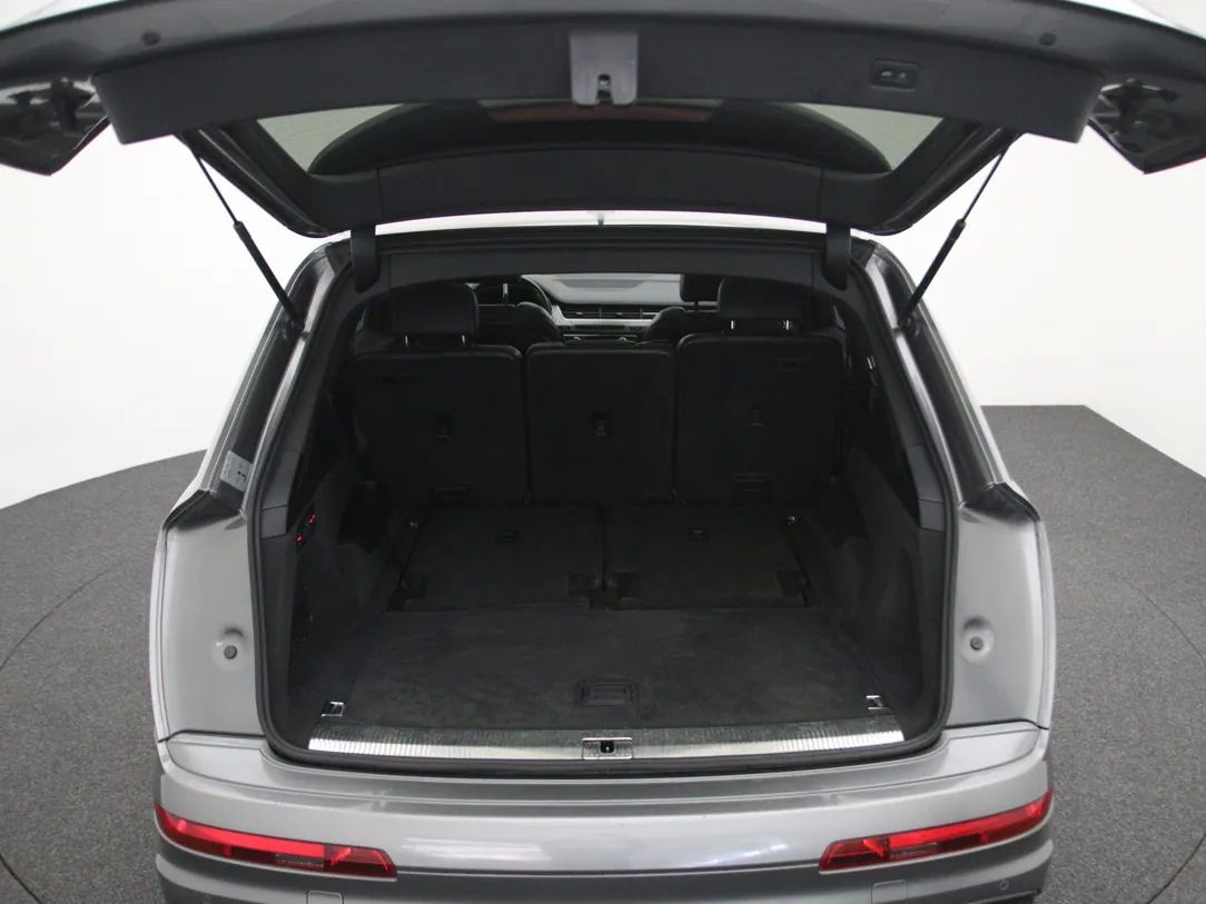 Audi Q7 | 45
