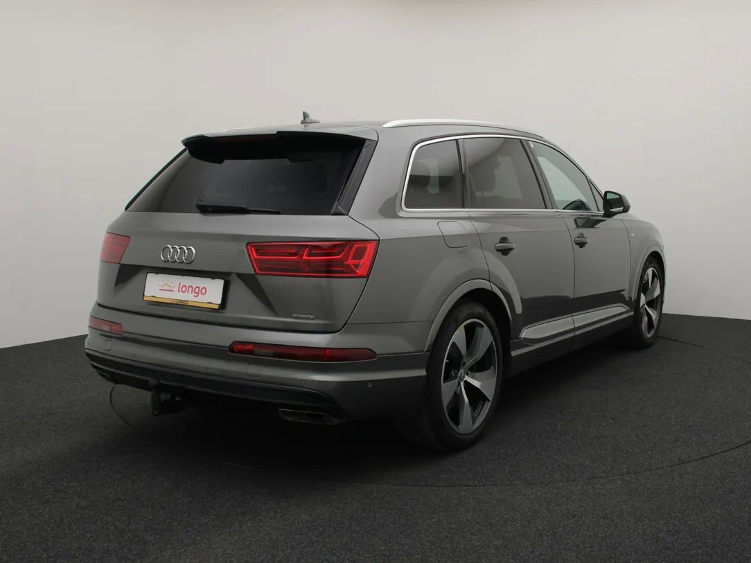Audi Q7 | 7