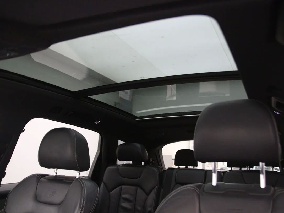 Audi Q7 | 41