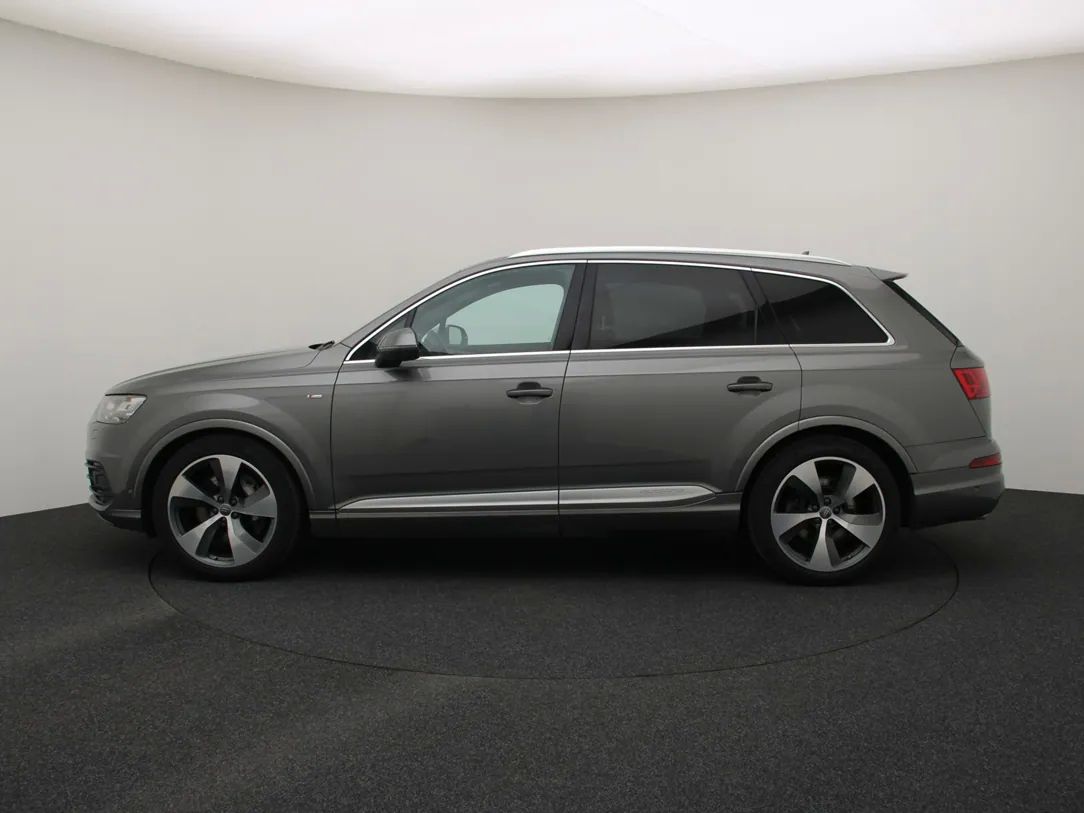 Audi Q7 | 5