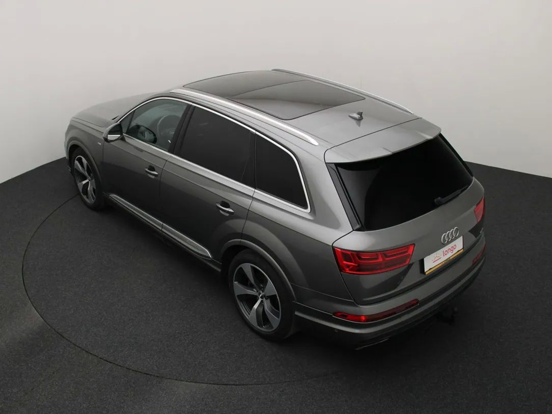 Audi Q7 | 11
