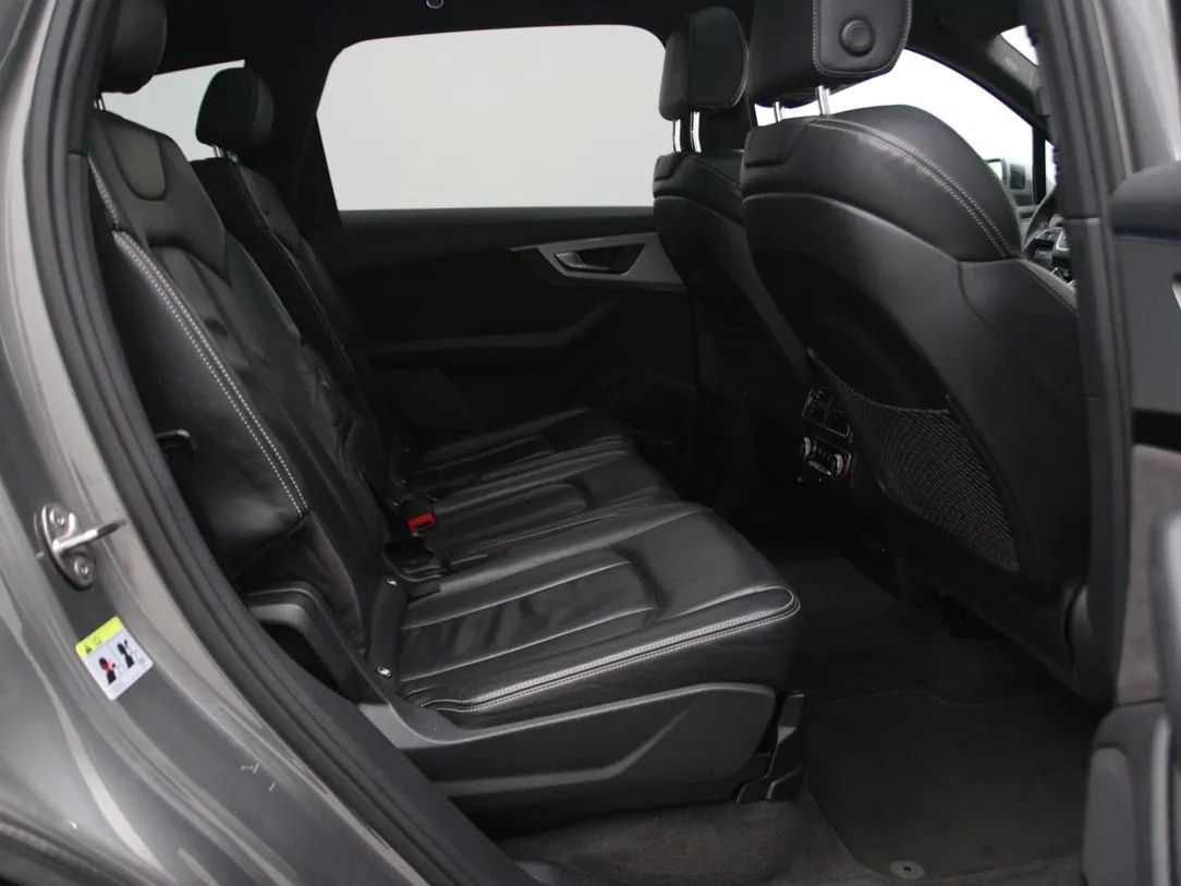 Audi Q7 | 14