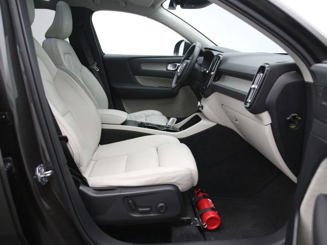 Volvo XC40 | 13
