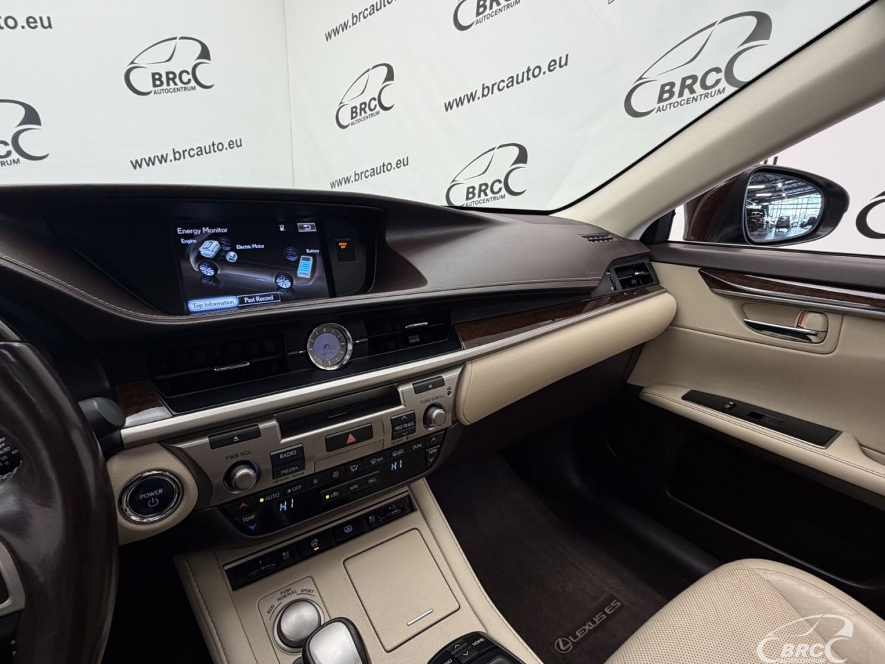 Lexus ES 300h | 29