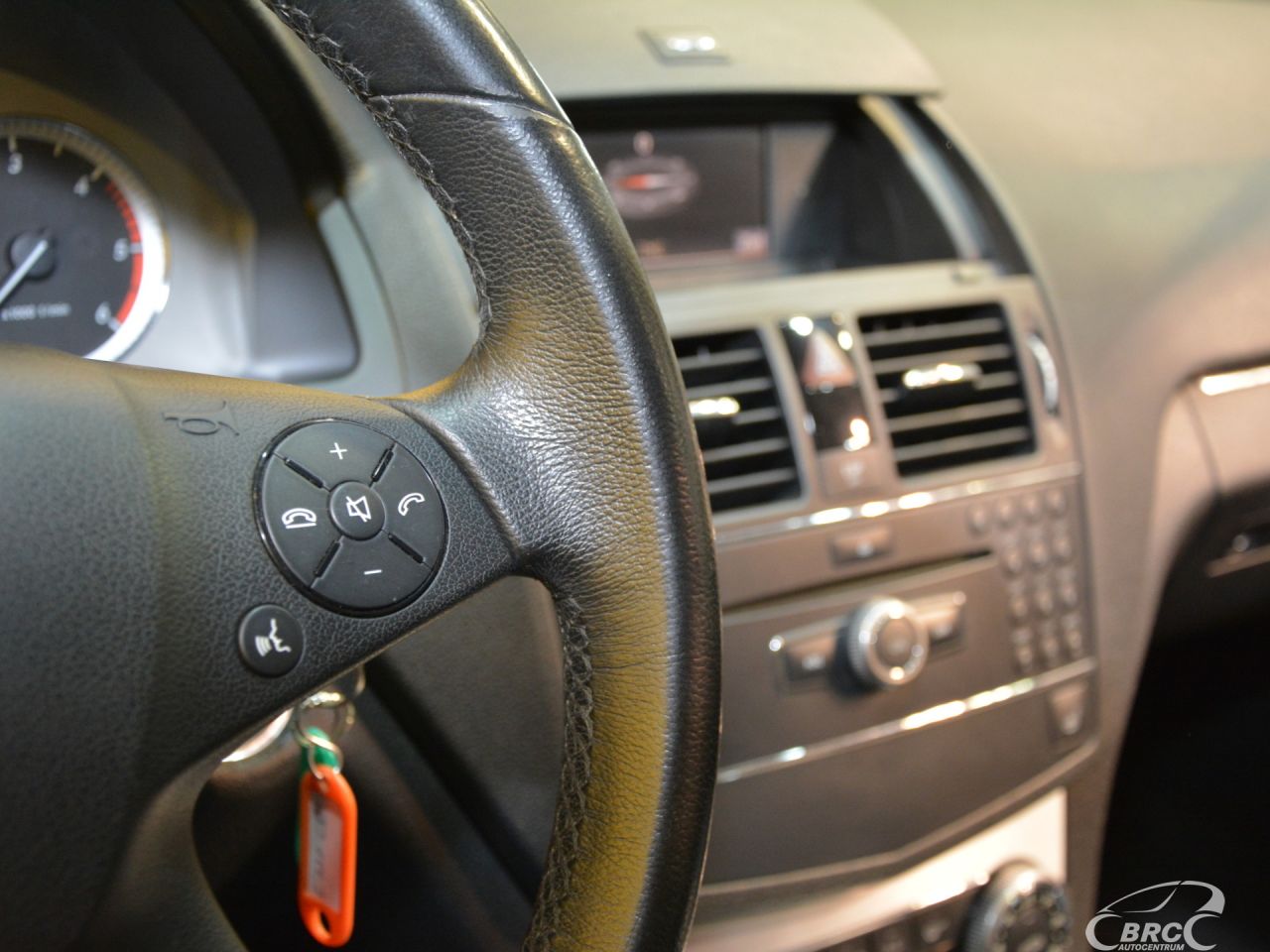 Mercedes-Benz C200 | 24
