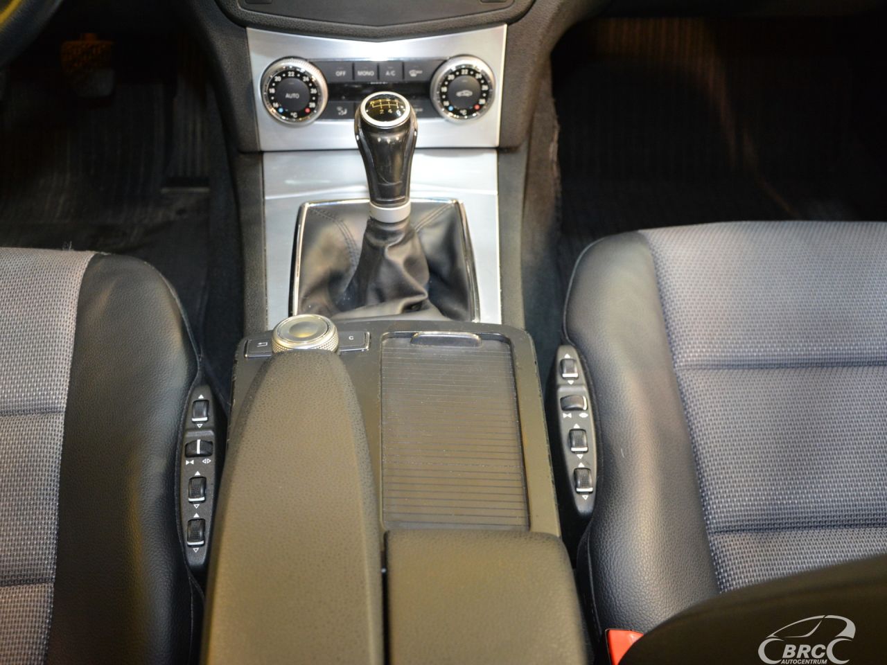 Mercedes-Benz C200 | 13