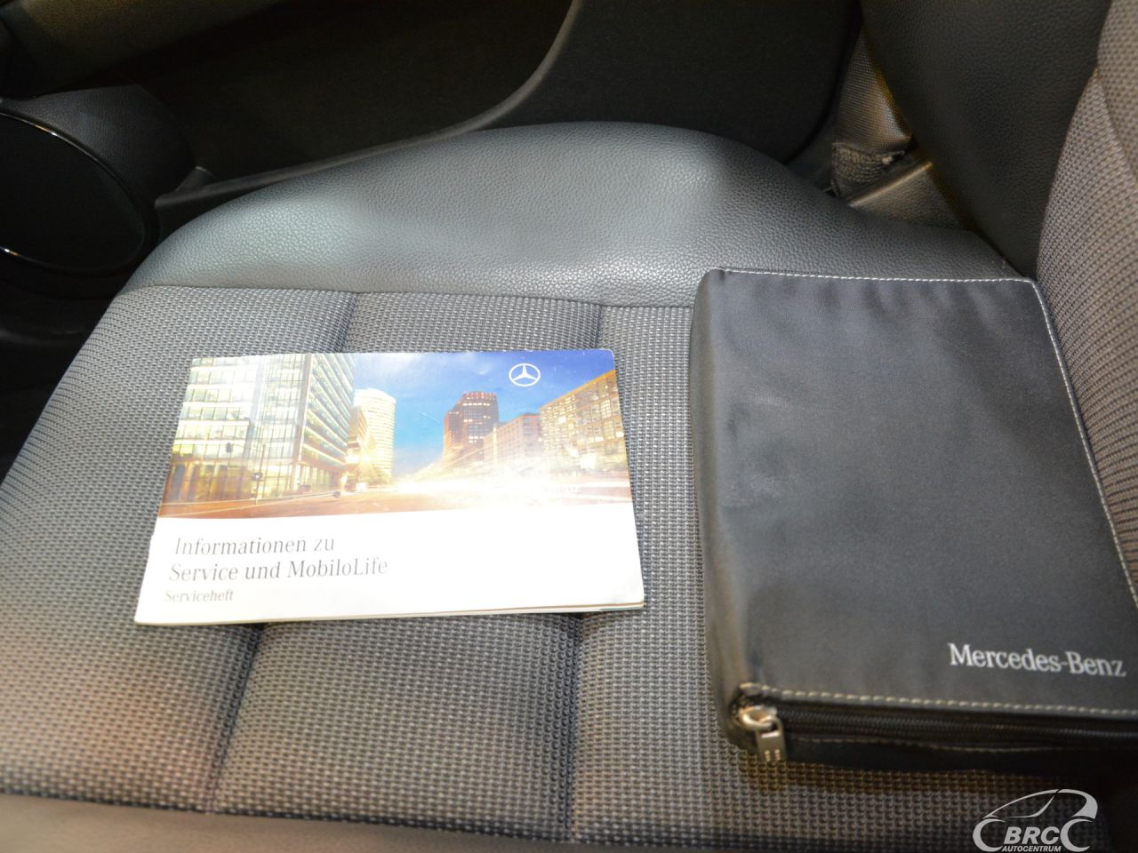 Mercedes-Benz C200 | 34