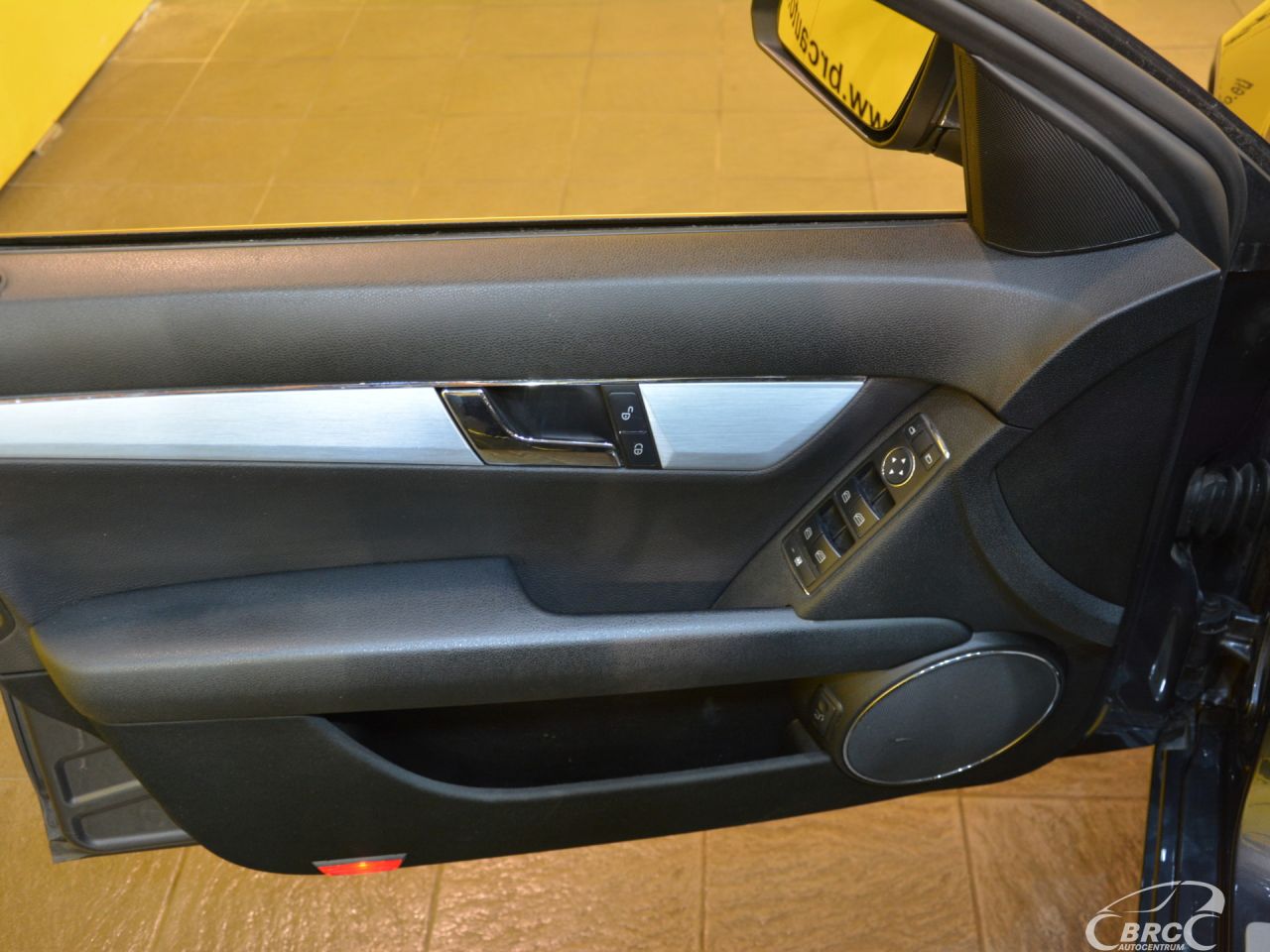 Mercedes-Benz C200 | 16