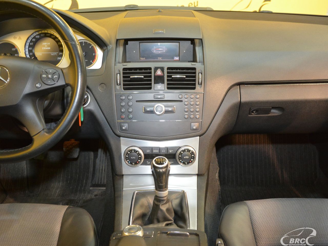 Mercedes-Benz C200 | 10