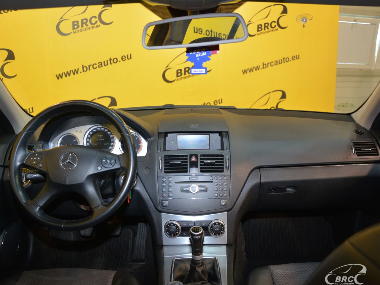 Mercedes-Benz C200 | 14