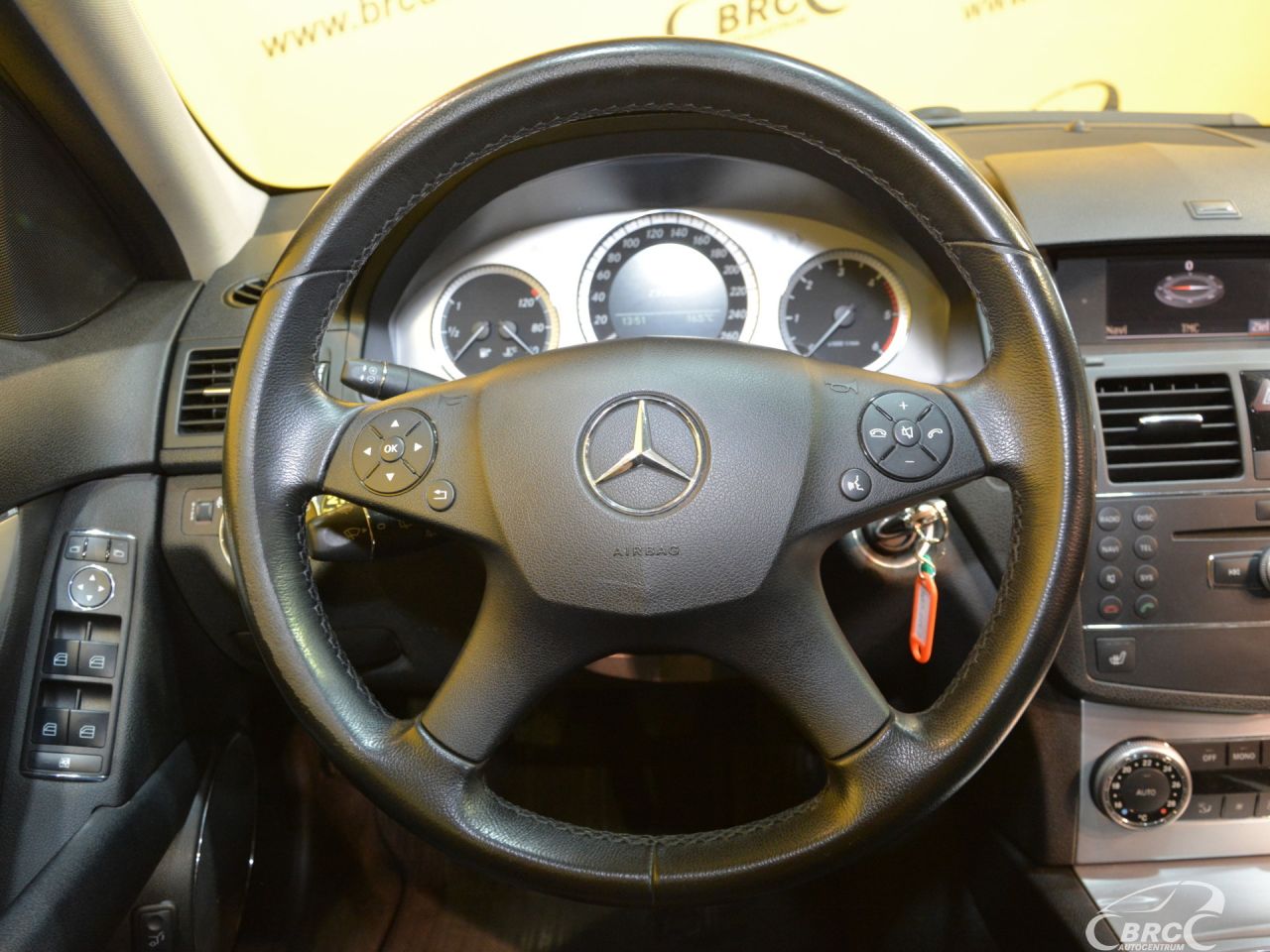 Mercedes-Benz C200 | 23