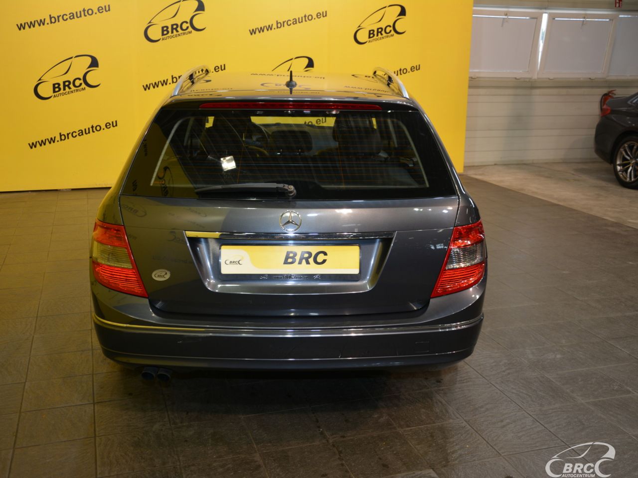 Mercedes-Benz C200 | 38