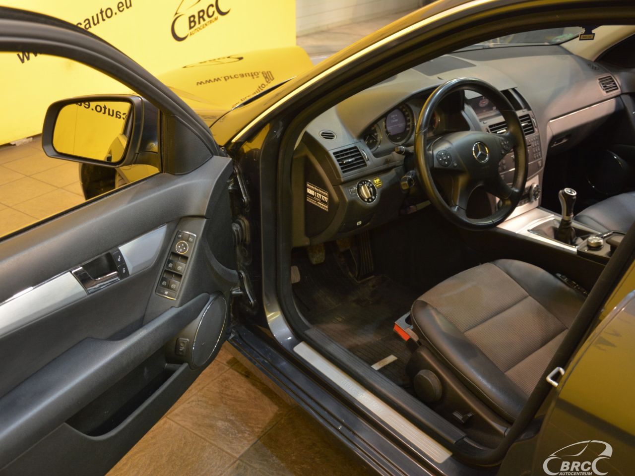 Mercedes-Benz C200 | 15