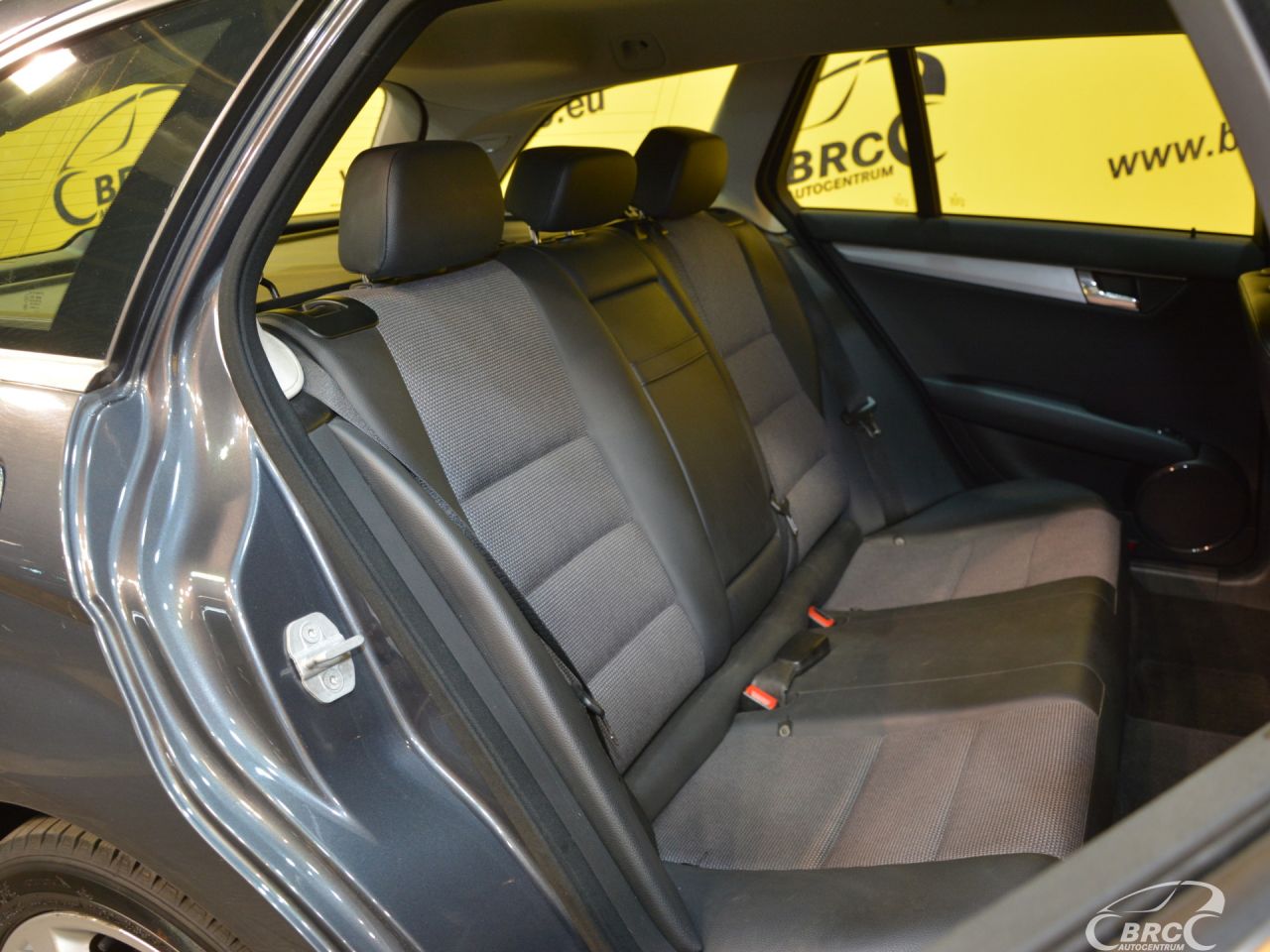 Mercedes-Benz C200 | 7