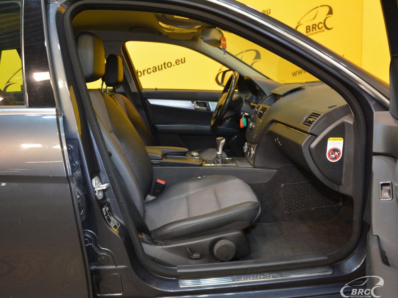 Mercedes-Benz C200 | 2