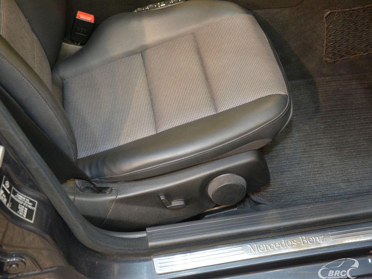 Mercedes-Benz C200 | 3