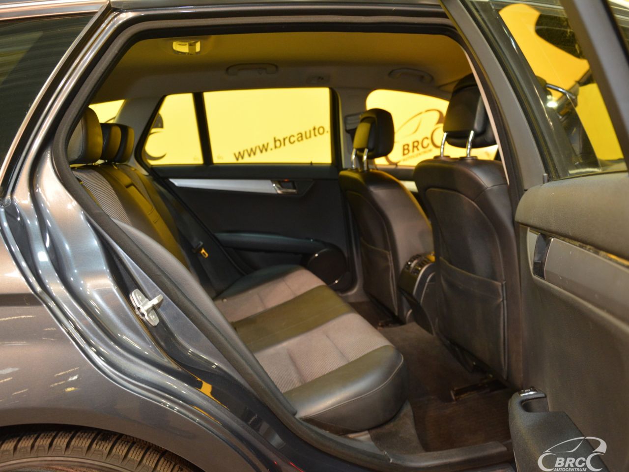Mercedes-Benz C200 | 6