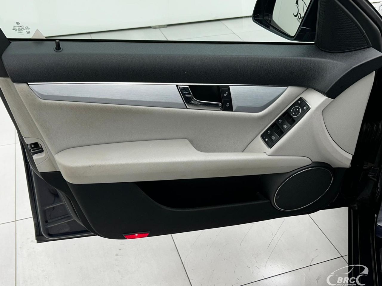 Mercedes-Benz C220 | 9