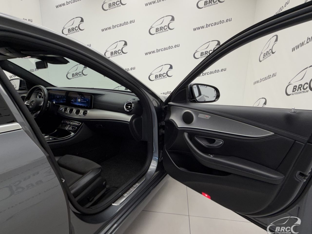 Mercedes-Benz E220 | 7