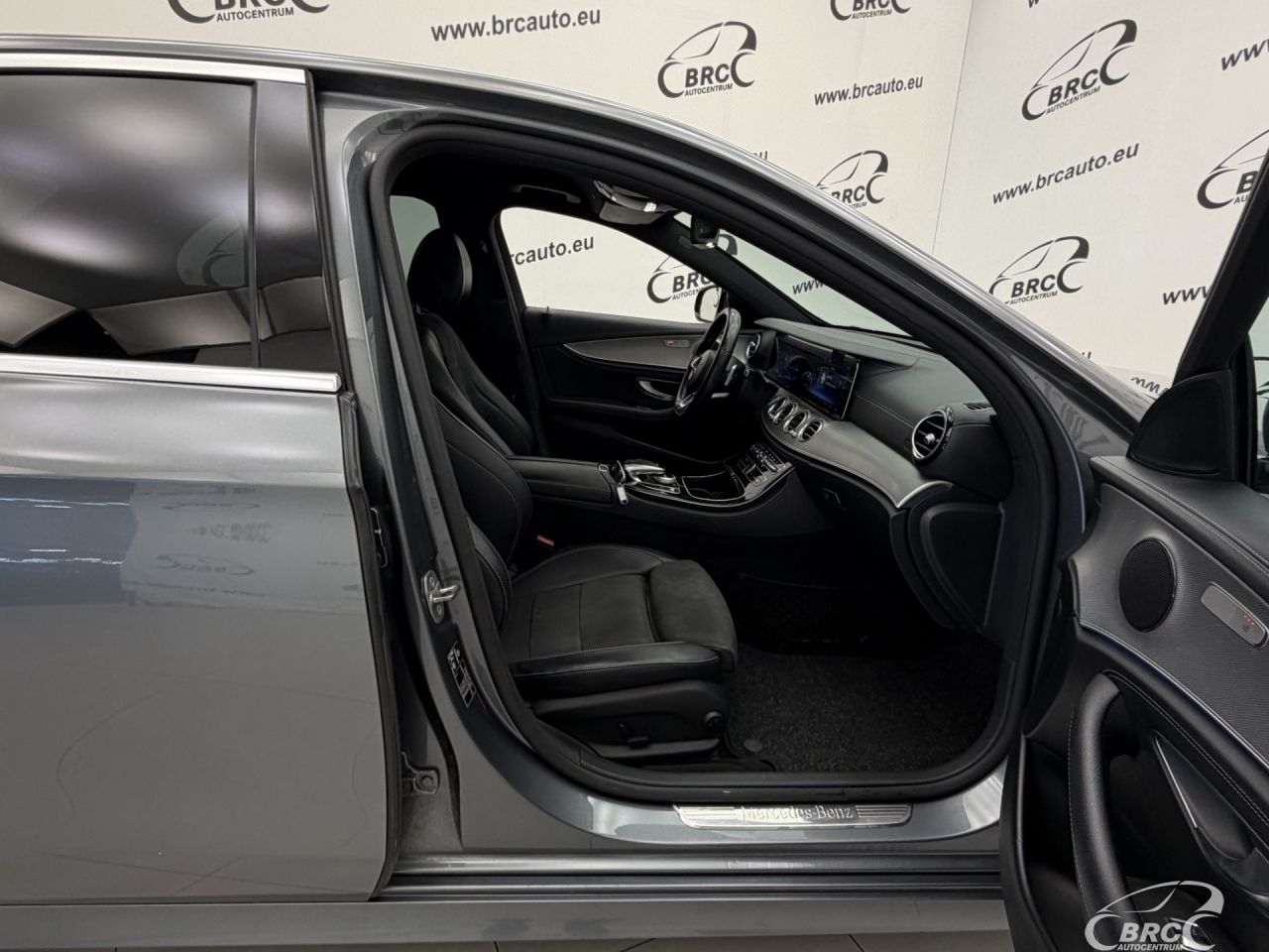 Mercedes-Benz E220 | 3