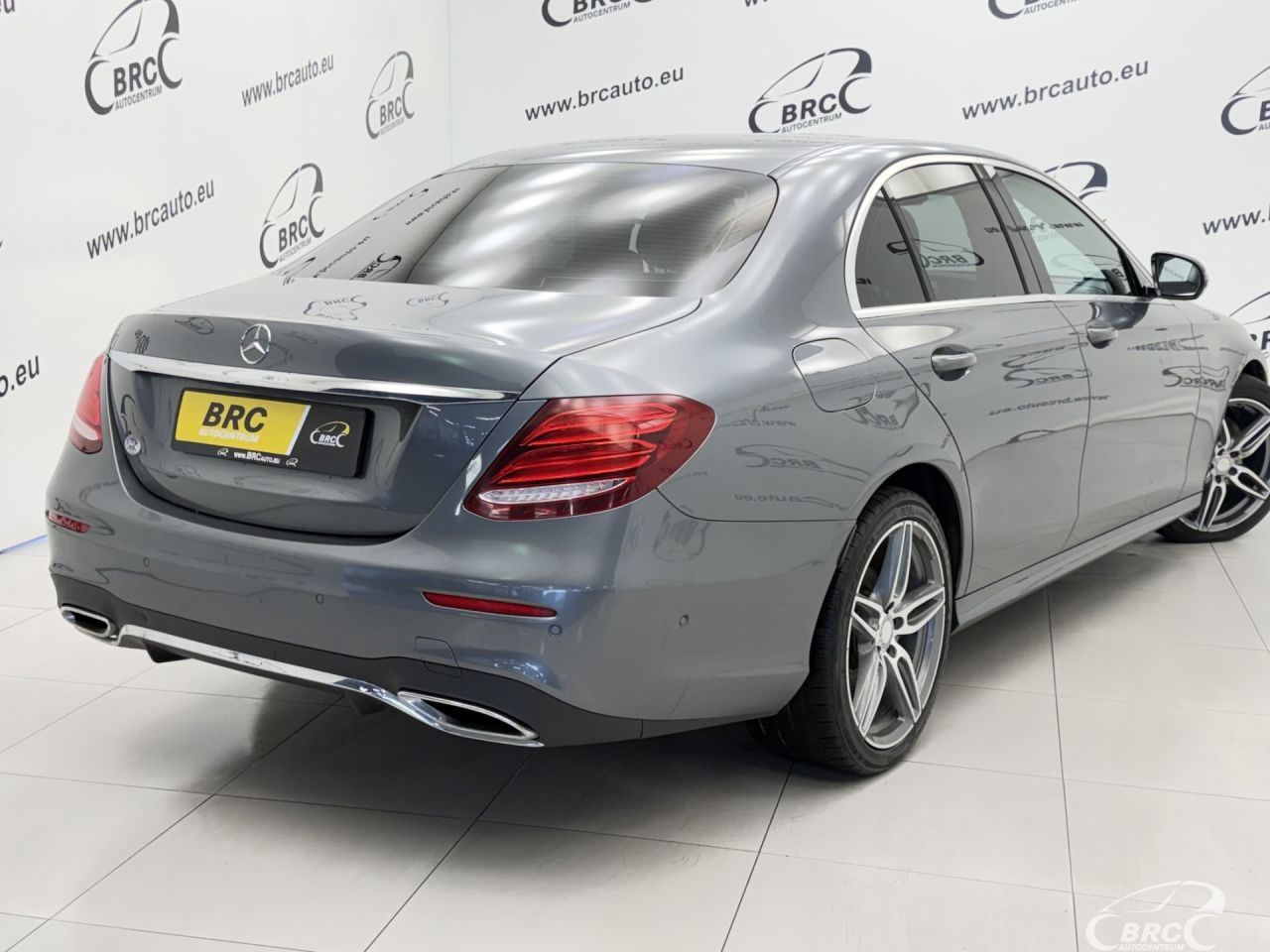 Mercedes-Benz E220 | 48