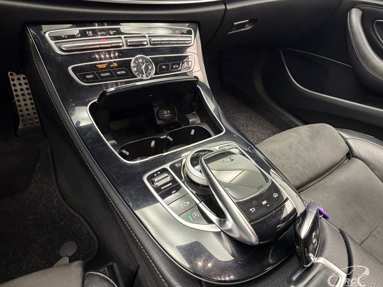 Mercedes-Benz E220 | 25