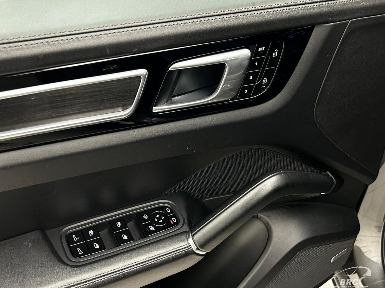 Porsche Cayenne | 10