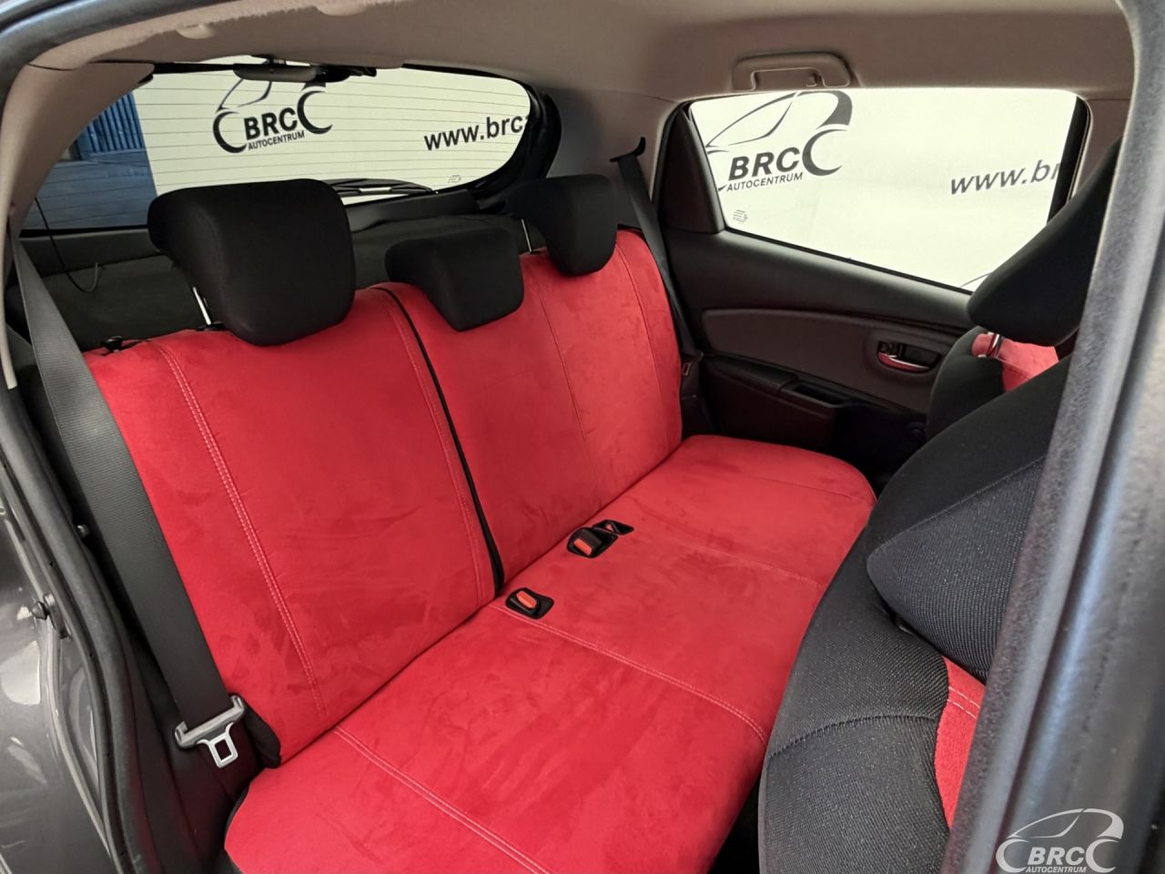 Toyota Yaris | 11